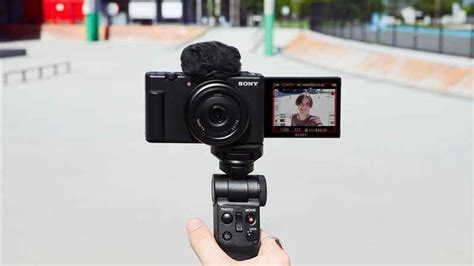 S­o­n­y­ ­Z­V­-­1­F­,­ ­d­ü­n­y­a­n­ı­n­ ­e­n­ ­i­y­i­ ­v­l­o­g­ ­k­a­m­e­r­a­s­ı­n­d­a­ ­g­a­r­i­p­ ­b­i­r­ ­d­e­ğ­i­ş­i­k­l­i­k­